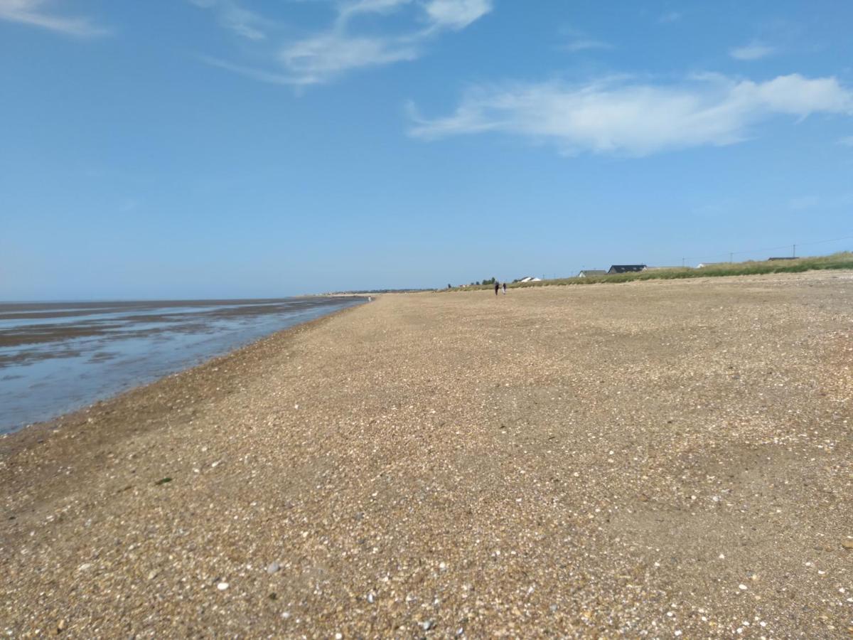 Beachgrass 15 Minutes Walk From South Heacham, Dog Friendly Holiday home